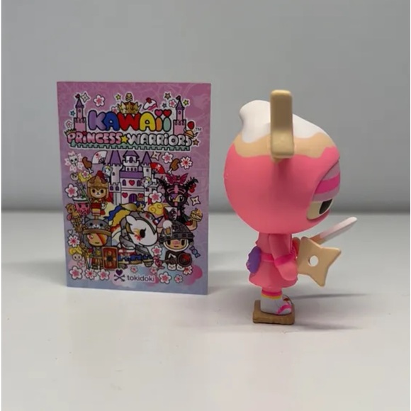 Tokidoki Kawaii Princess Warriors | DONUTELLA | Blind Box Design Toy Figure - Picture 4 of 4